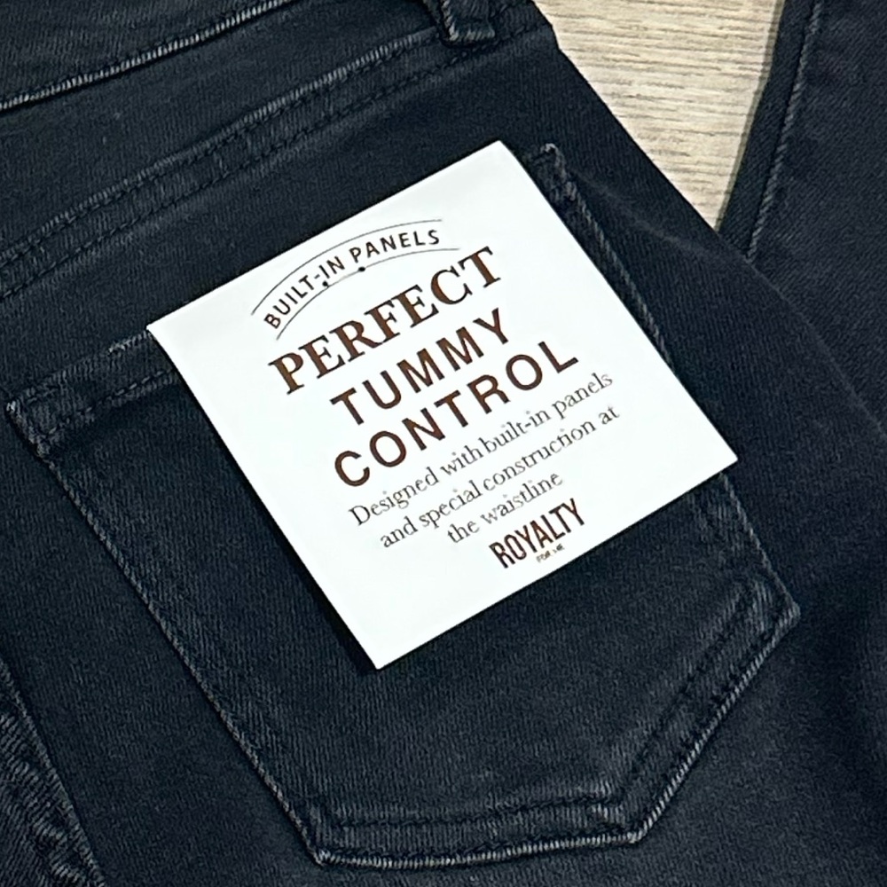 Royalty For Me. Black Straight-Leg Jeans. Size 27 (4) - Picture 6 of 7